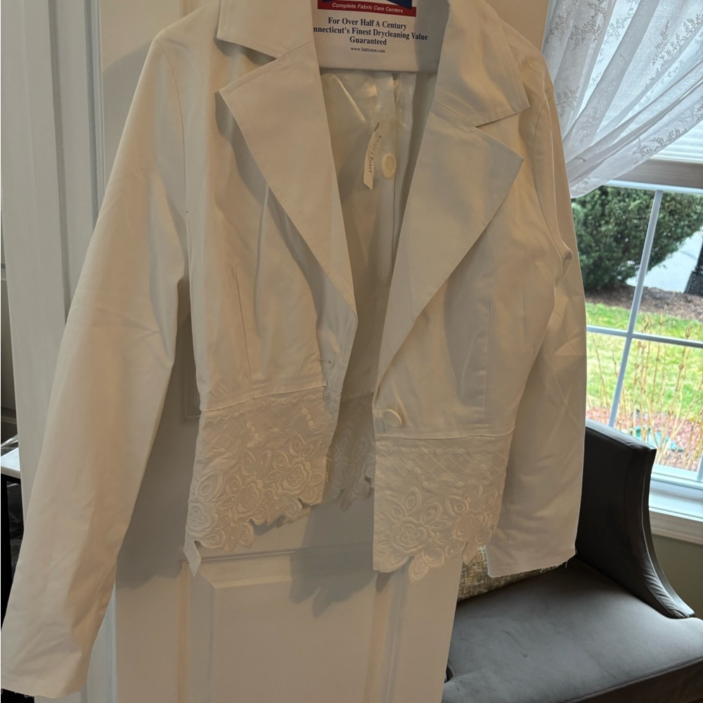 White House Black Market White Lace Trim Blazer
